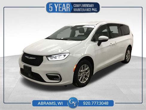 Used 2023 Chrysler Pacifica Touring image 1