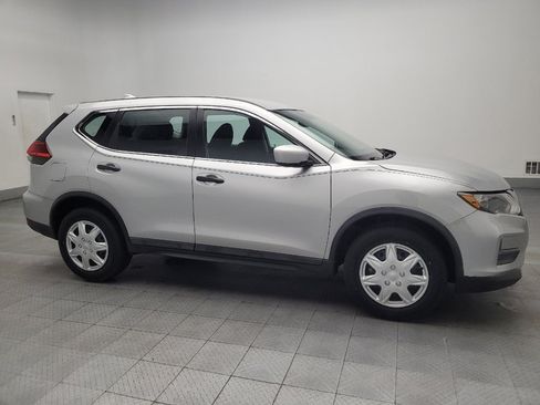 Used 2017 Nissan Rogue S image 11
