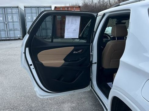 Certified 2023 Chevrolet Traverse Premier image 36