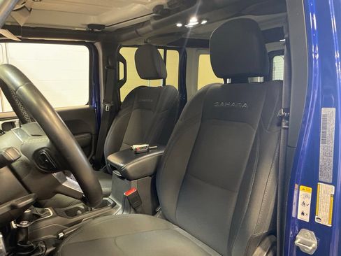 Used 2019 Jeep Wrangler Unlimited Sahara AWD/4WD image 21