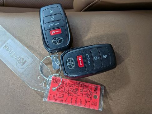 Used 2025 Toyota Crown Signia w/ Advanced Technology Package AWD/4WD image 29