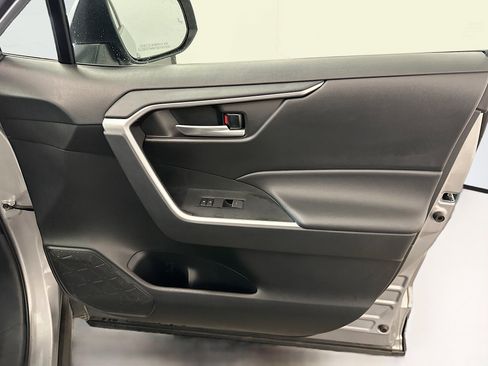 Used 2024 Toyota RAV4 XLE image 33