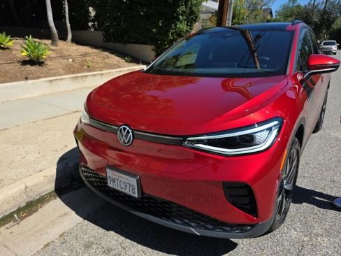 Certified 2024 Volkswagen ID.4 Pro S image 1