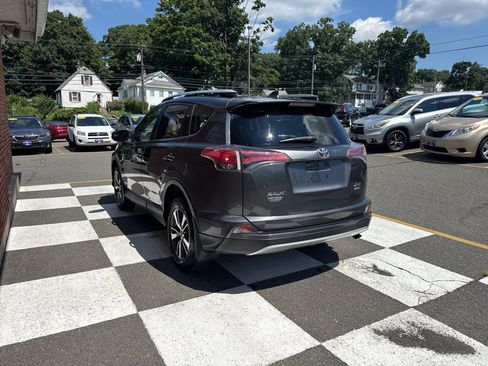 Used 2016 Toyota RAV4 XLE AWD/4WD image 4