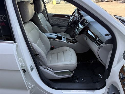 Used 2015 Mercedes-Benz GL 550 4MATIC image 20