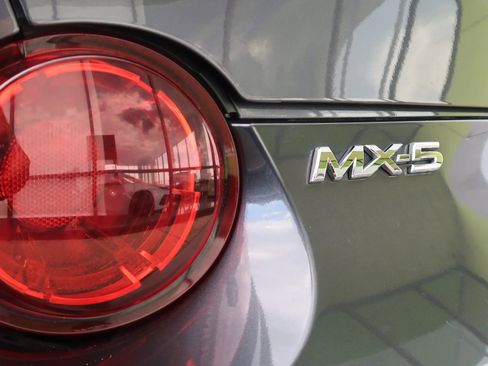 Used 2017 MAZDA MX-5 Miata Club image 44