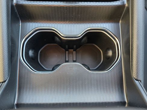 New 2025 Jeep Grand Cherokee Altitude image 12