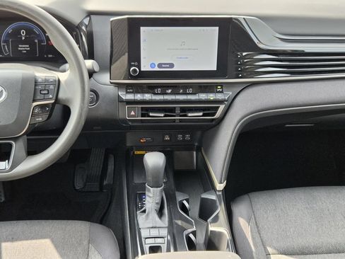 Used 2025 Toyota Camry LE w/ Convenience Package FWD image 17