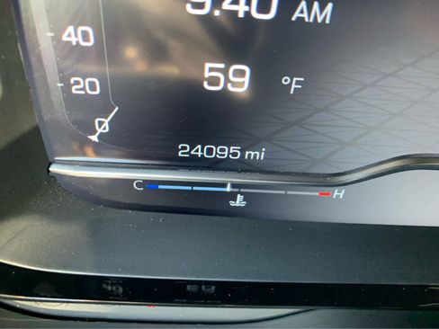 Used 2023 GMC Yukon Denali Ultimate AWD/4WD image 17