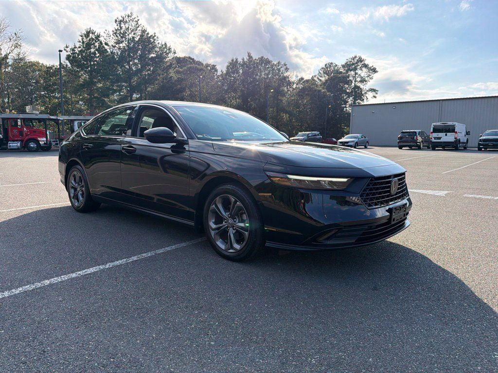 Certified 2023 Honda Accord EX image 4