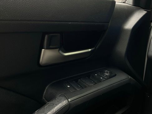 Used 2025 Toyota Tacoma TRD Off-Road image 19