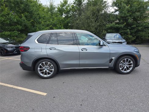 Used 2026 BMW X5 xDrive50e AWD/4WD image 2