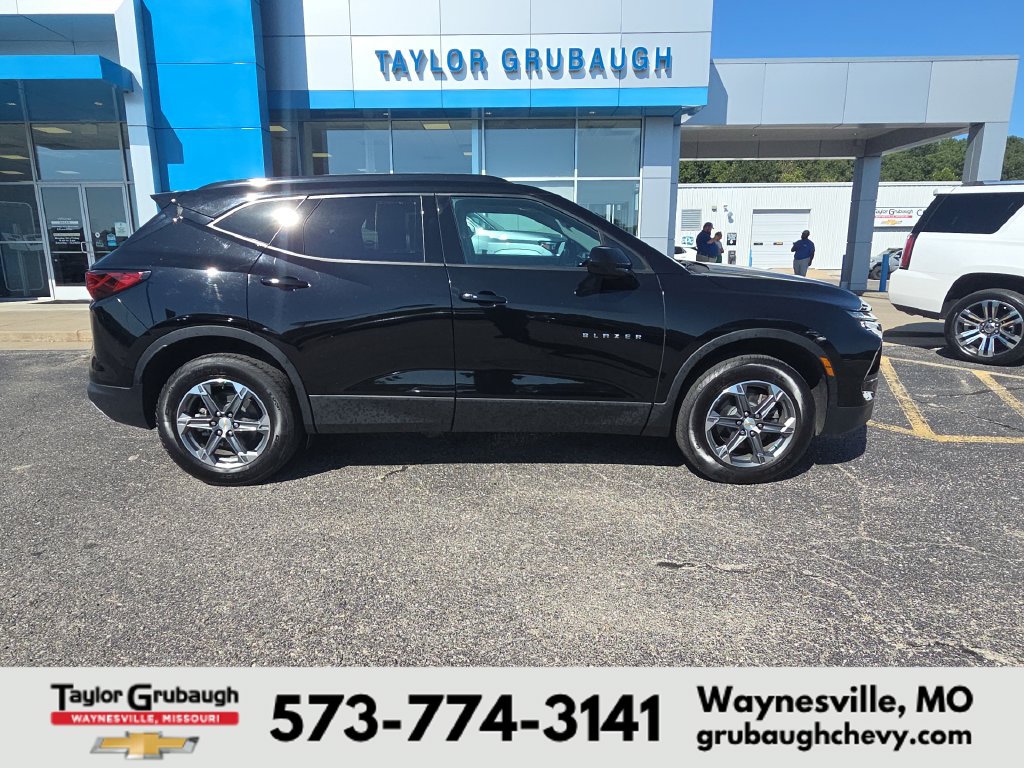 Used 2024 Chevrolet Blazer LT w/ Convenience Package FWD image 1