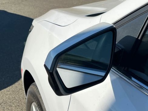 Used 2024 Chevrolet Equinox LT image 8