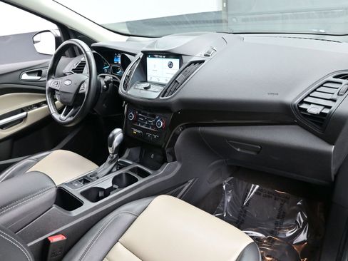 Used 2019 Ford Escape SEL image 15