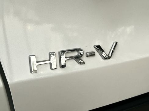 Used 2024 Honda HR-V LX image 8