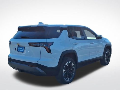 New 2026 Chevrolet Equinox LT w/ Convenience Package II FWD image 3