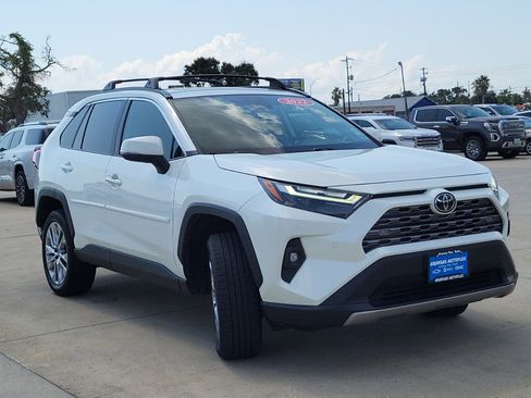 Used 2022 Toyota RAV4 Limited image 3