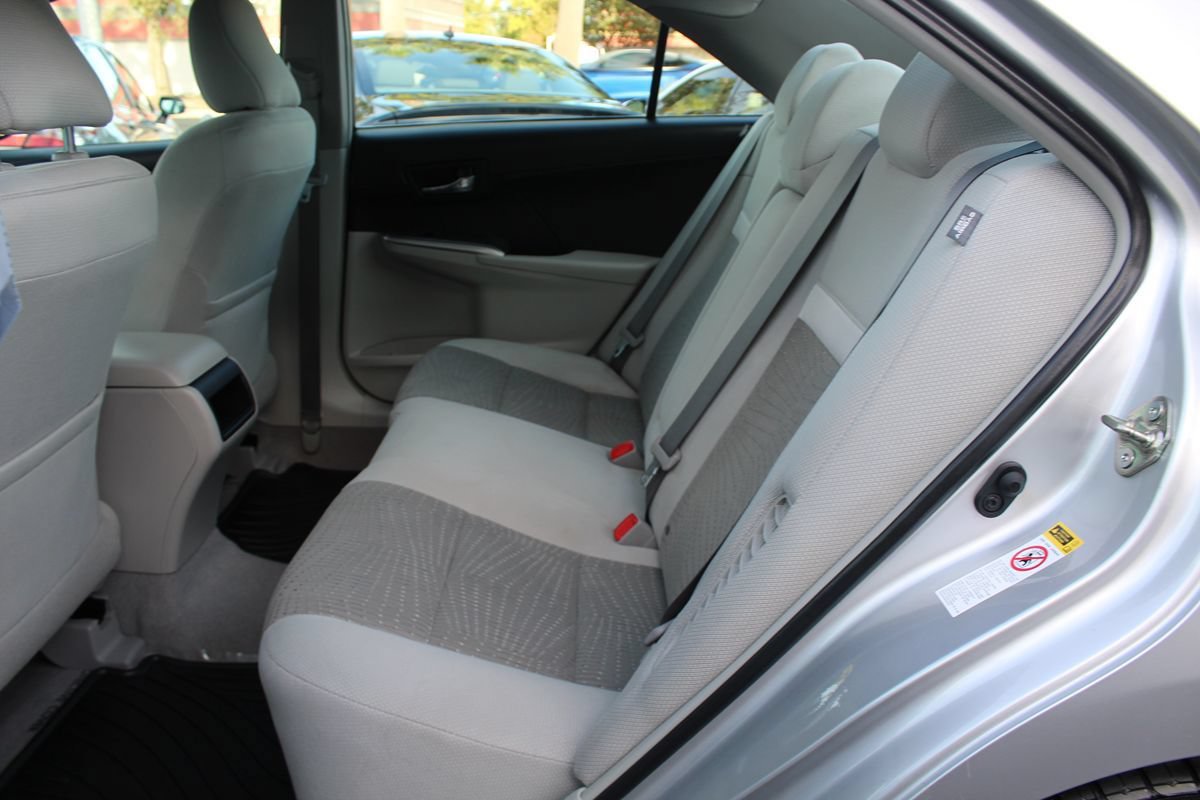 Used 2014 Toyota Camry LE FWD image 23