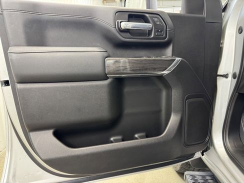 Used 2023 Chevrolet Silverado 2500 LTZ w/ LTZ Convenience Package image 9