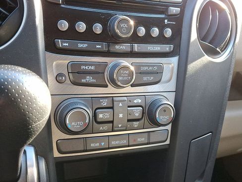 Used 2015 Honda Pilot LX image 24