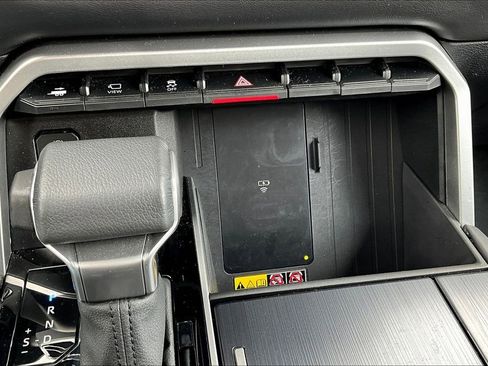 Used 2025 Toyota Sequoia Platinum image 16