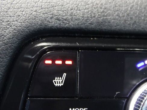 Used 2025 Honda Pilot EX-L image 32
