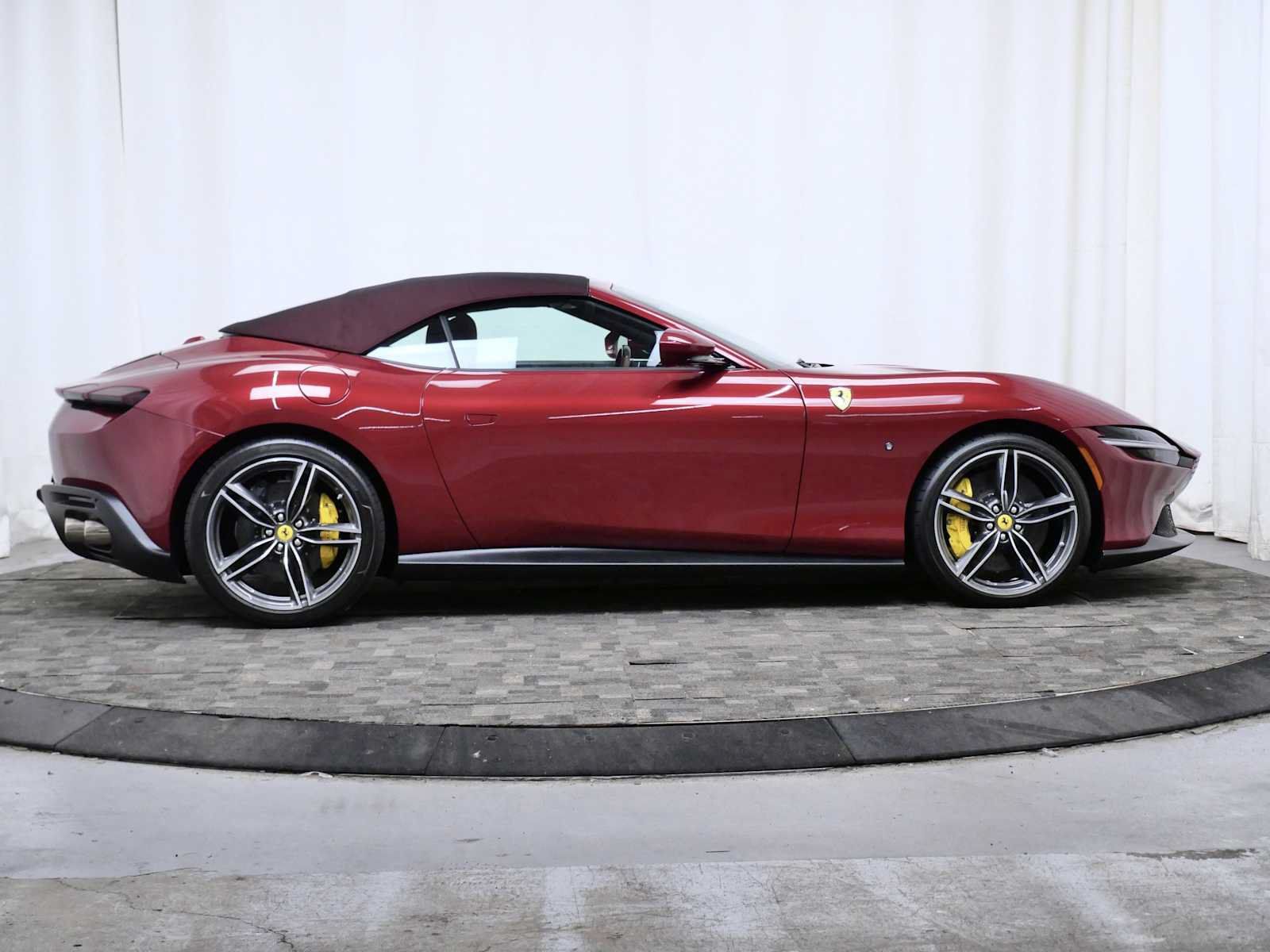 Certified 2025 Ferrari Roma Spider RWD image 7