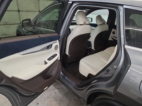 Used 2019 INFINITI QX50 Essential w/ Sensory Package image 41