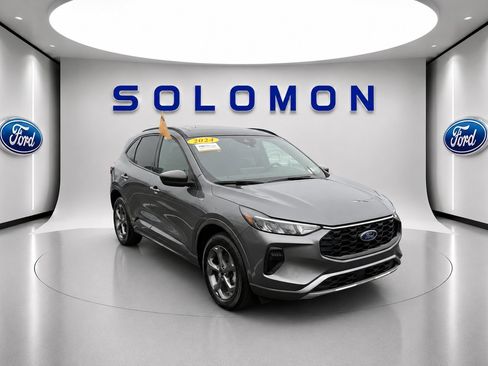 Certified 2024 Ford Escape ST-Line w/ Tech Pack #1 AWD/4WD image 3