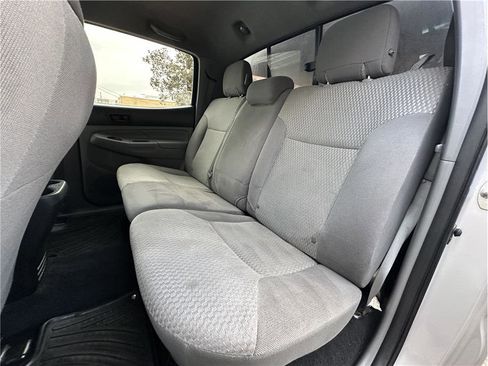 Used 2012 Toyota Tacoma 4x4 Double Cab image 22
