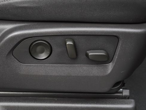 Used 2024 Chevrolet Silverado 1500 ZR2 w/ Technology Package image 28