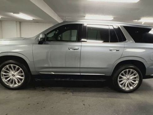 Certified 2023 Cadillac Escalade Premium Luxury AWD/4WD image 5