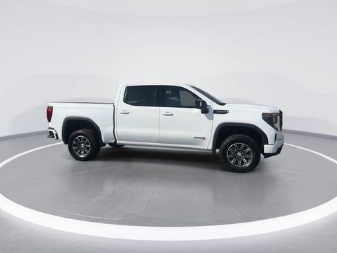 Used 2025 GMC Sierra 1500 AT4 image 10
