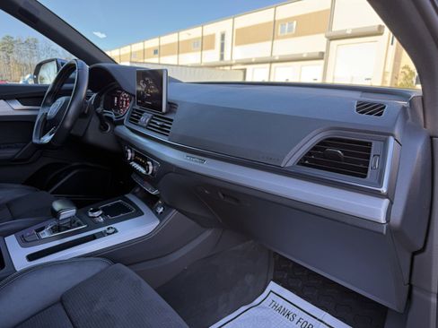 Used 2020 Audi SQ5 Premium Plus w/ Premium Plus Package image 23