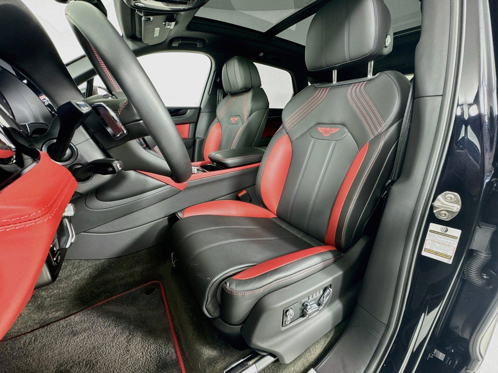 Certified 2023 Bentley Bentayga AWD/4WD image 12