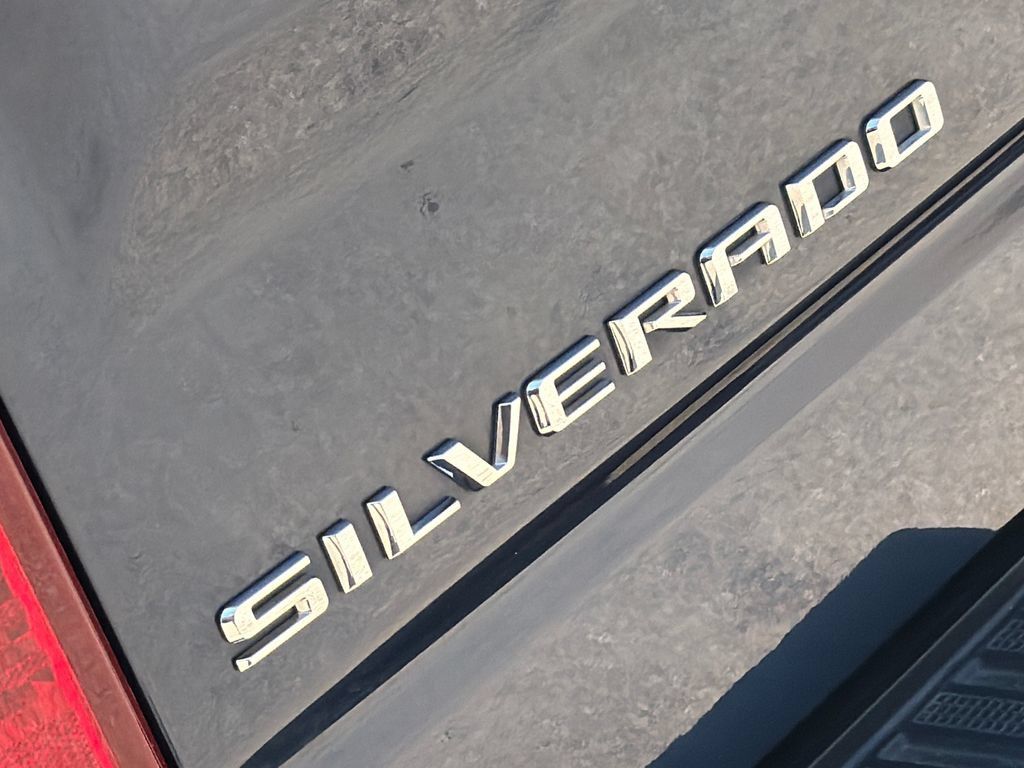 Used 2022 Chevrolet Silverado 1500 Custom RWD image 10