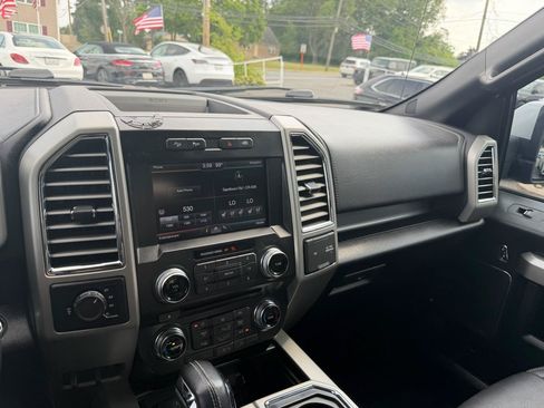 Used 2015 Ford F150 Lariat w/ Equipment Group 502A Luxury AWD/4WD image 12