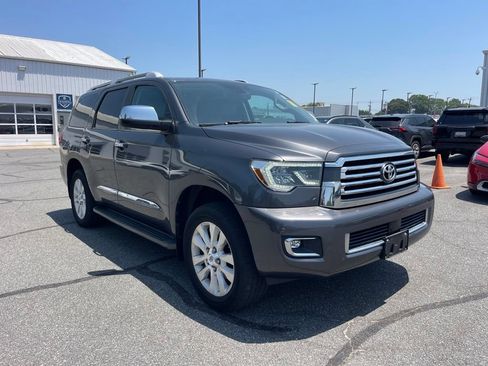 Used 2021 Toyota Sequoia Platinum AWD/4WD image 7