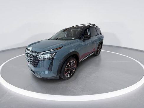 New 2026 Nissan Pathfinder Platinum image 4