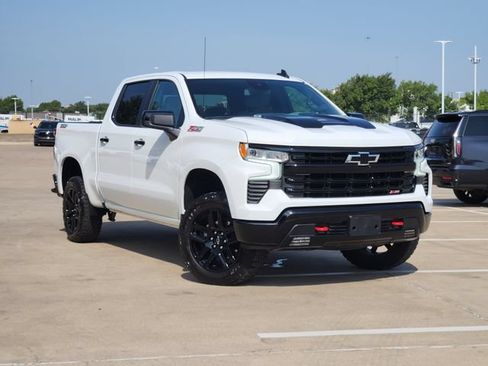 Used 2023 Chevrolet Silverado 1500 LT Trail Boss w/ Convenience Package II AWD/4WD image 2