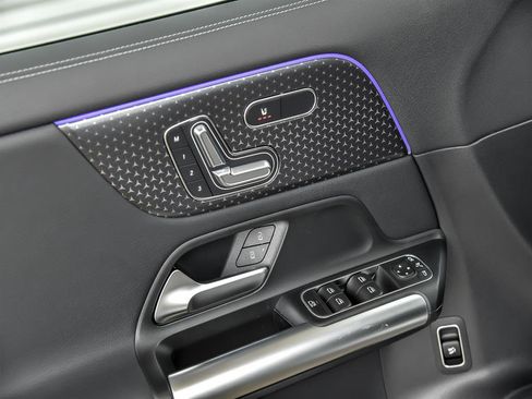 Certified 2025 Mercedes-Benz GLA 250 GLA 250 4MATIC image 11