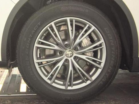 Used 2023 Alfa Romeo Stelvio Sprint AWD/4WD image 5