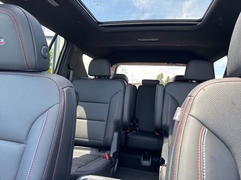 Used 2026 Chevrolet Traverse Z71 w/ LPO, Floor Liner Package AWD/4WD image 25