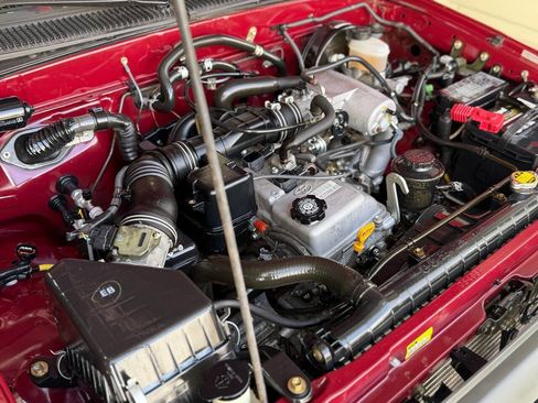 Used 2002 Toyota Tacoma 2WD Regular Cab image 6