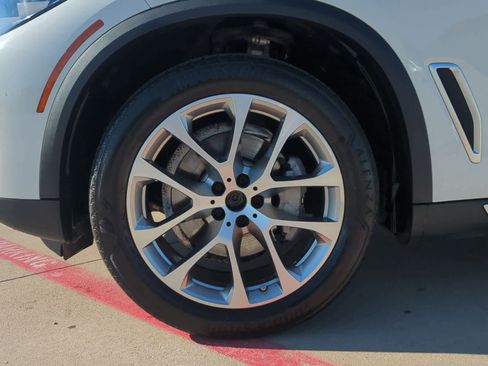 Used 2022 BMW X5 xDrive40i w/ Premium Package image 12