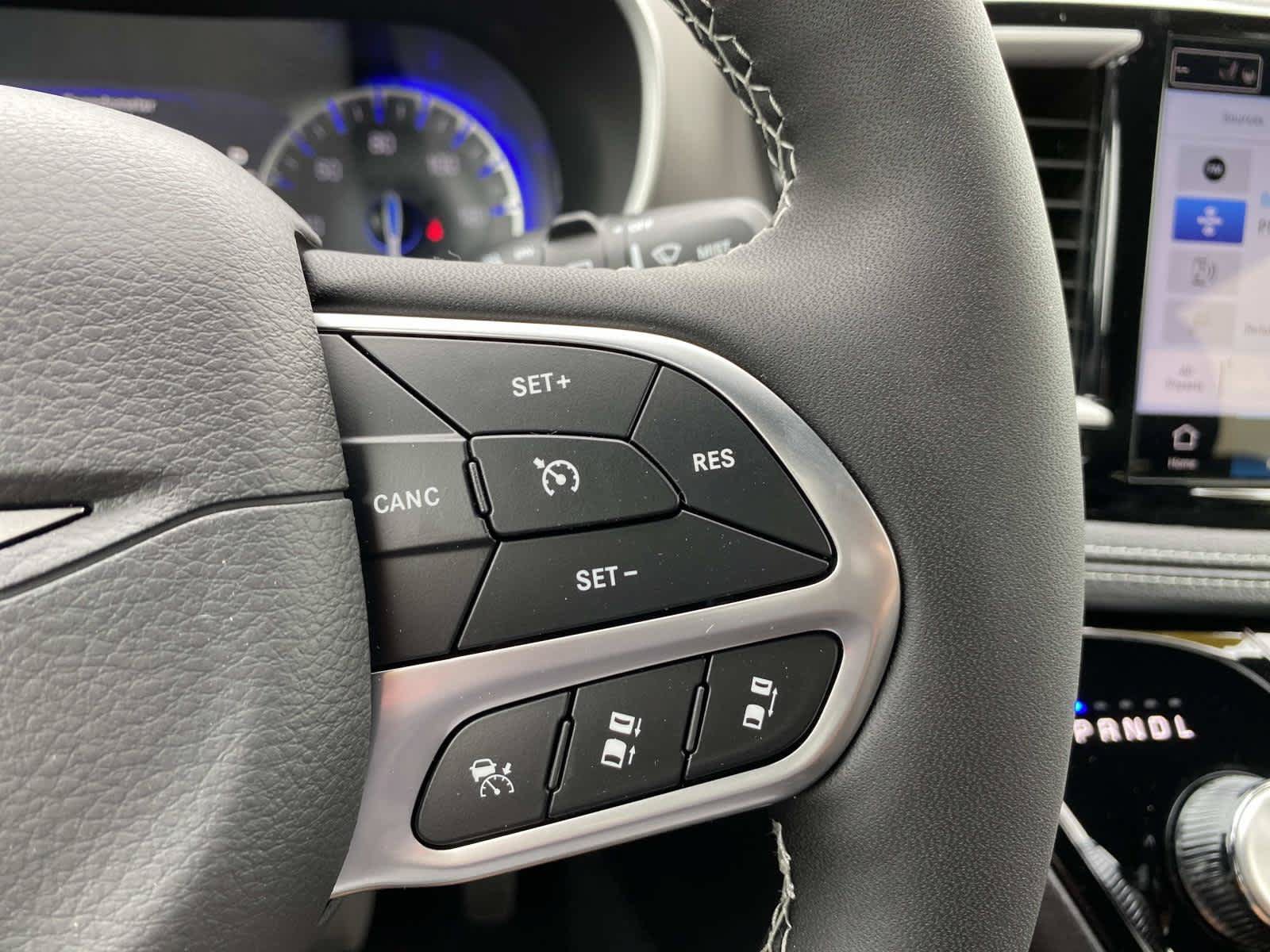 New 2027 Chrysler Pacifica Select AWD/4WD image 15