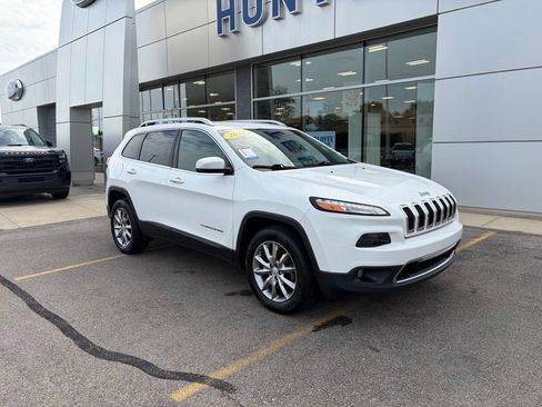 Used 2018 Jeep Cherokee Limited AWD/4WD image 35