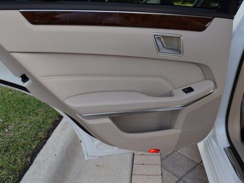 Used 2014 Mercedes-Benz E 350 Sedan image 74