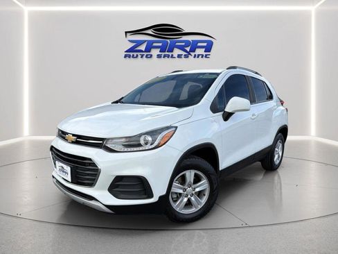 Used 2022 Chevrolet Trax LT w/ LT Convenience Package image 1
